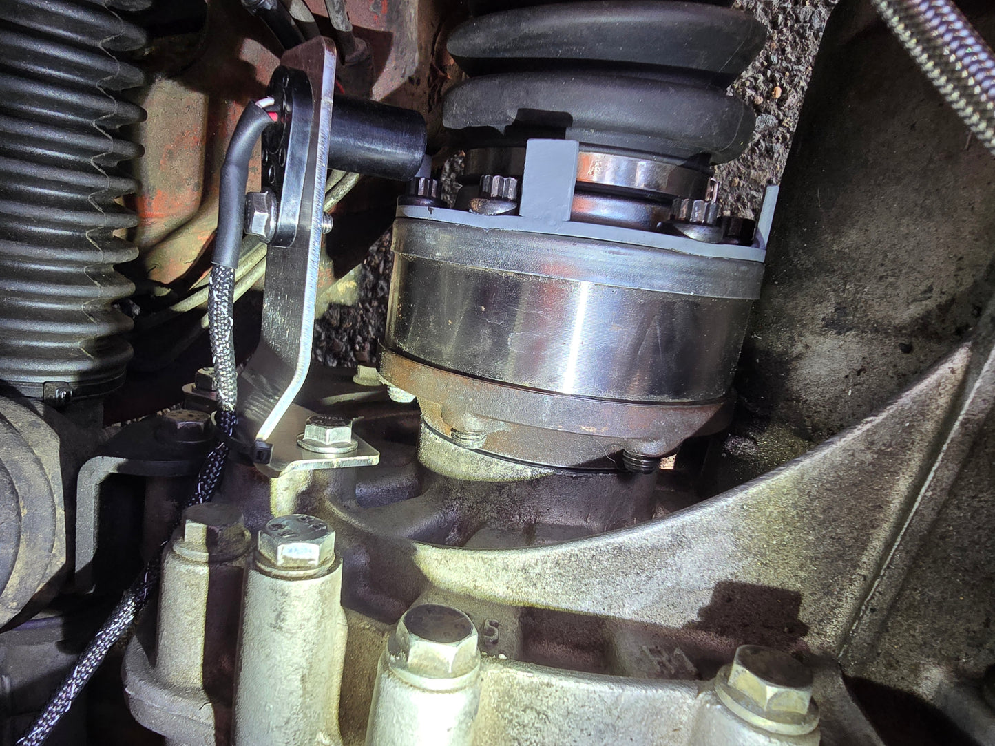 VW O2J VSS For CV Axle Pickup Bracket